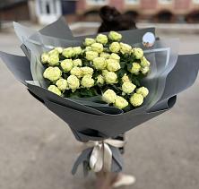 Букет Белые кустовые розы Солинеро в Старь