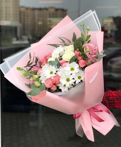 Букет цветов из: Розы, Лизиантусы и Хризантемы в Старь